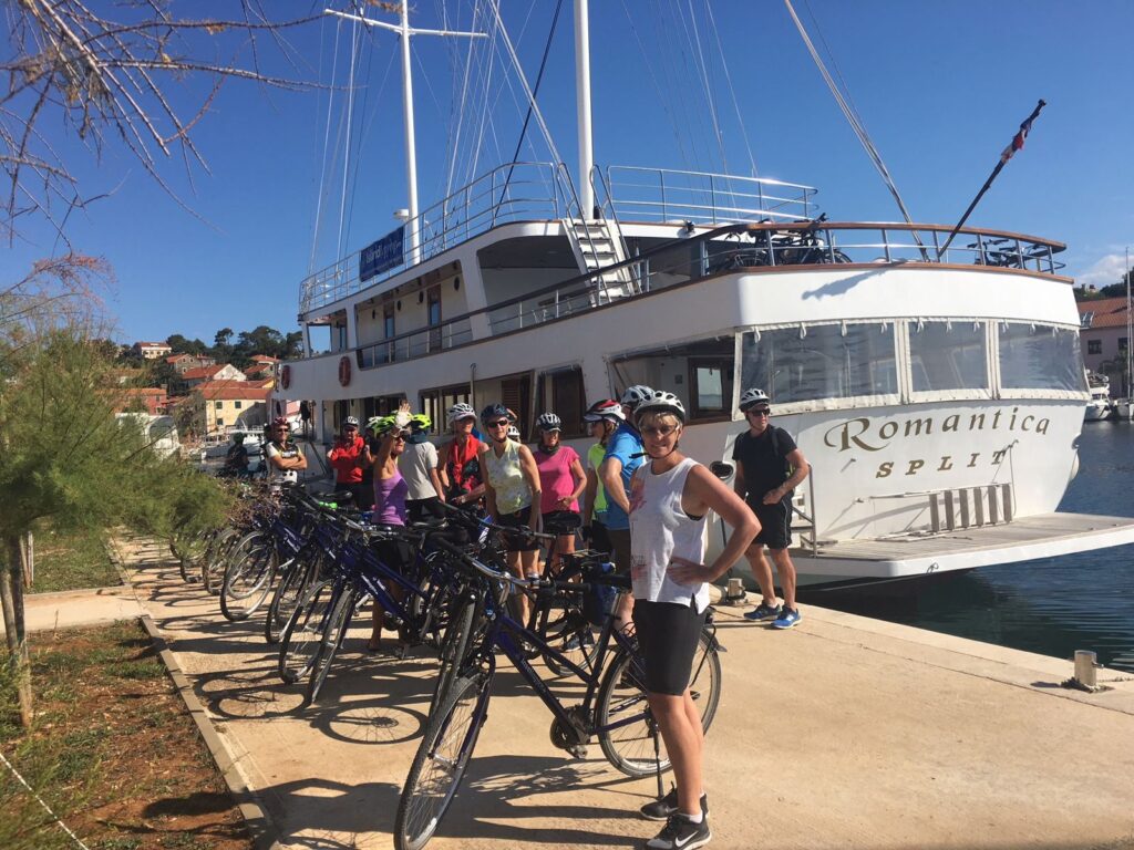 Cycling Europe / A Walker's World (New Zealand) – cycling travel impression
