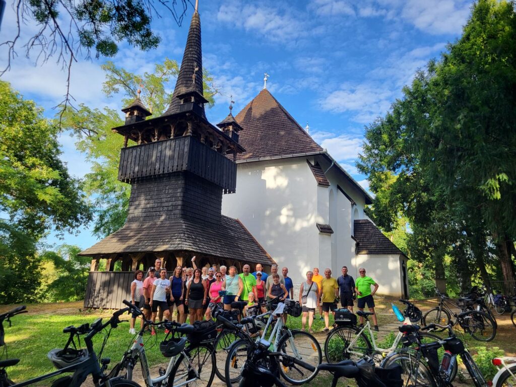 Vivid Incoming (Hungary) – cycling travel impression